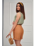 Pantaloni scurti de dama cu curea, caramel MP47361 - Magazin online - Boutique